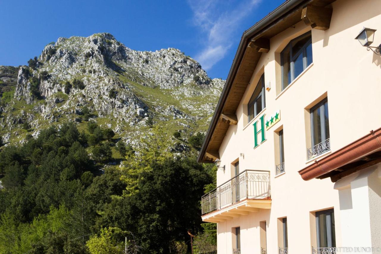 Hotel - Ristorante Pintadera Маса Екстериор снимка